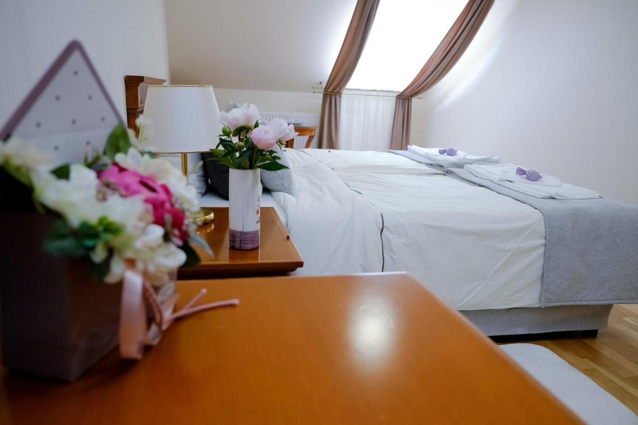 Barkoscinege Vendeghaz Hotel Geberjen Ngoại thất bức ảnh