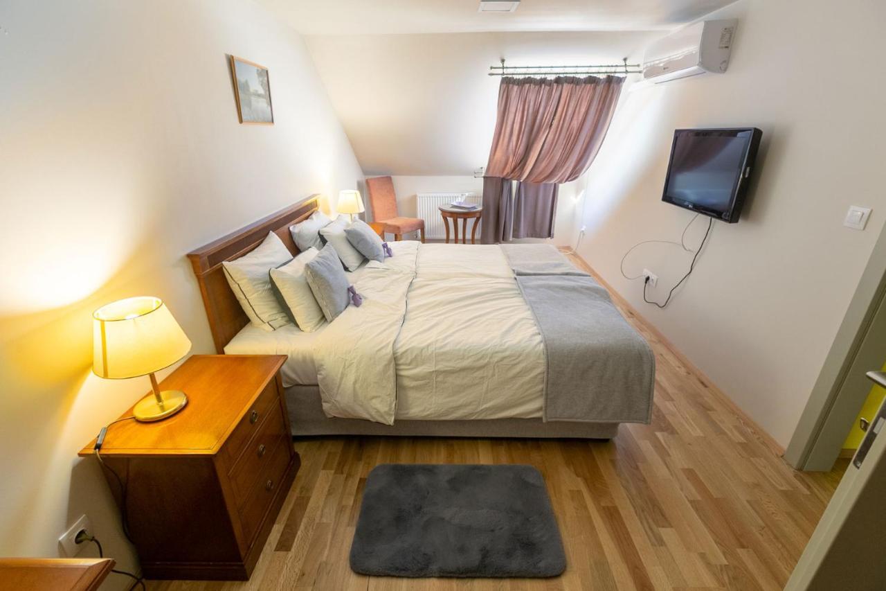 Barkoscinege Vendeghaz Hotel Geberjen Ngoại thất bức ảnh
